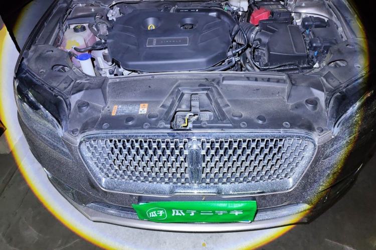 Used Lincoln MKZ 2019 2.0T Luxury Edition China VI Engine Bay