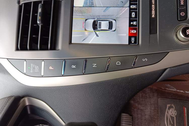 Used Lincoln MKZ 2019 2.0T Luxury Edition China VI Standard Gear Lever