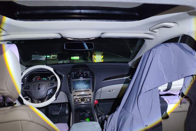 Used Lincoln MKZ 2019 2.0T Luxury Edition China VI Headliner