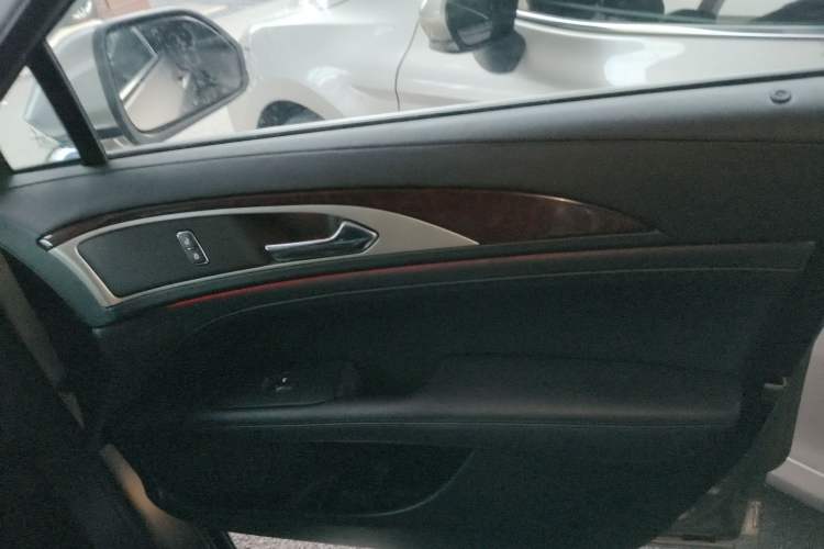 Used Lincoln MKZ 2019 2.0T Luxury Edition China VI Right Front Door Interior