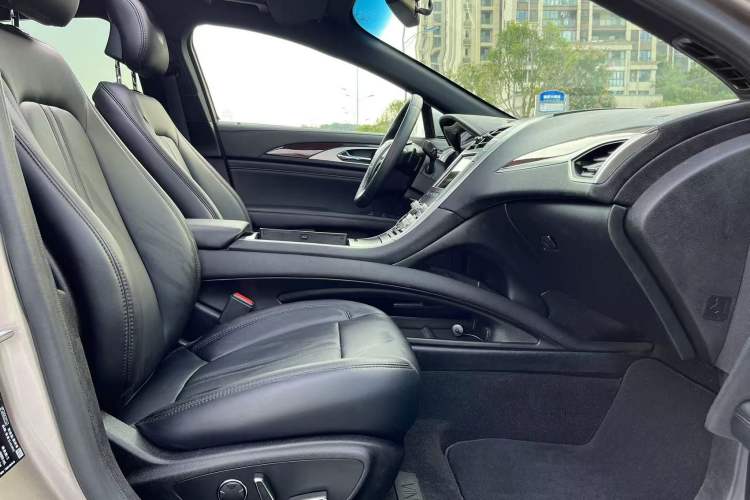 Used Lincoln MKZ 2019 2.0T Luxury Edition China VI Right Front Seat