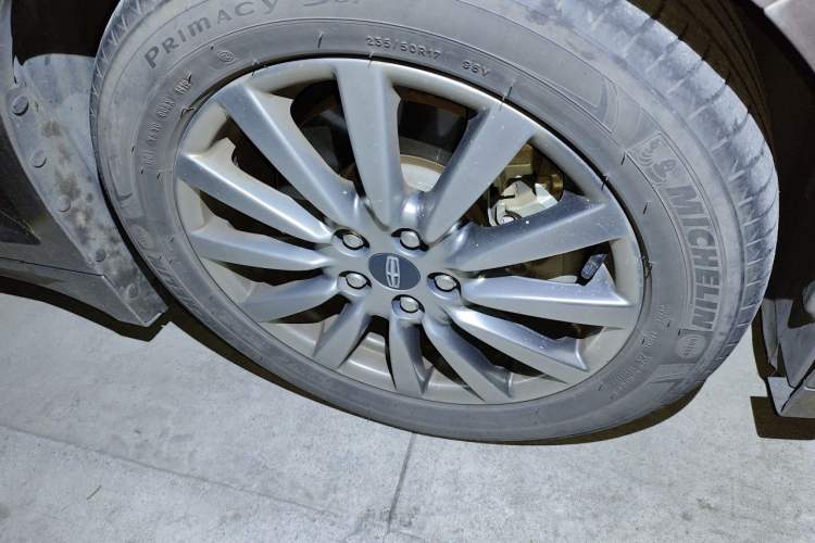 Used Lincoln MKZ 2019 2.0T Luxury Edition China VI Right Front Wheel Hub