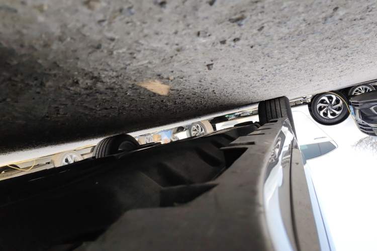 Used Lincoln MKZ 2019 2.0T Luxury Edition China VI Standard Right Side Sill