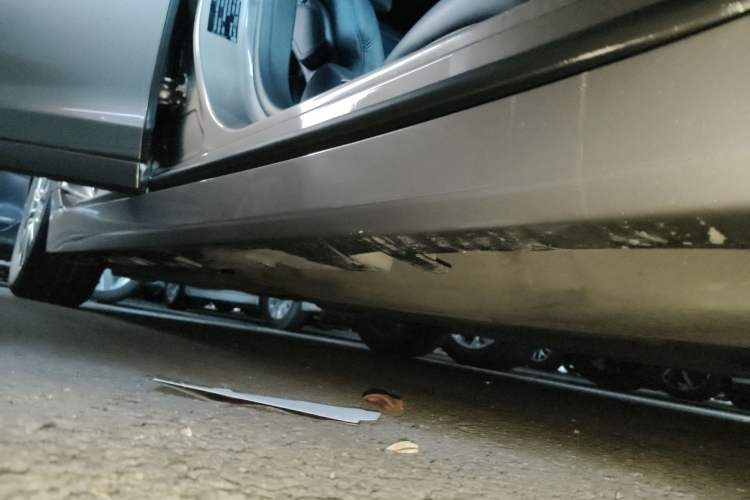 Used Lincoln MKZ 2019 2.0T Luxury Edition China VI Right Side Sill