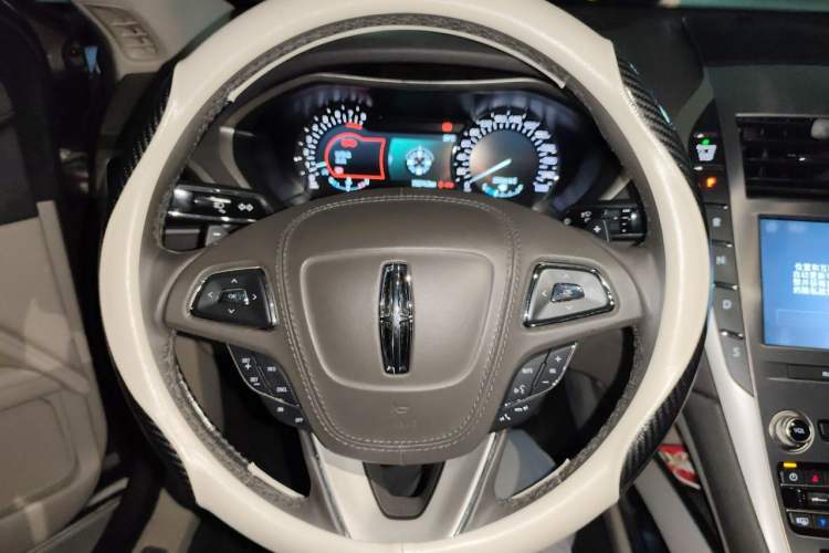 Used Lincoln MKZ 2019 2.0T Luxury Edition China VI Steering Wheel
