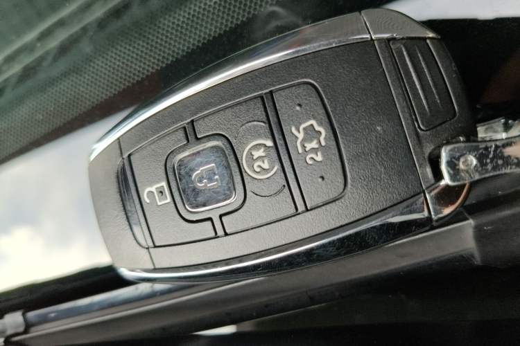 Used Lincoln MKZ 2019 2.0T Luxury Edition China VI Vehicle Key
