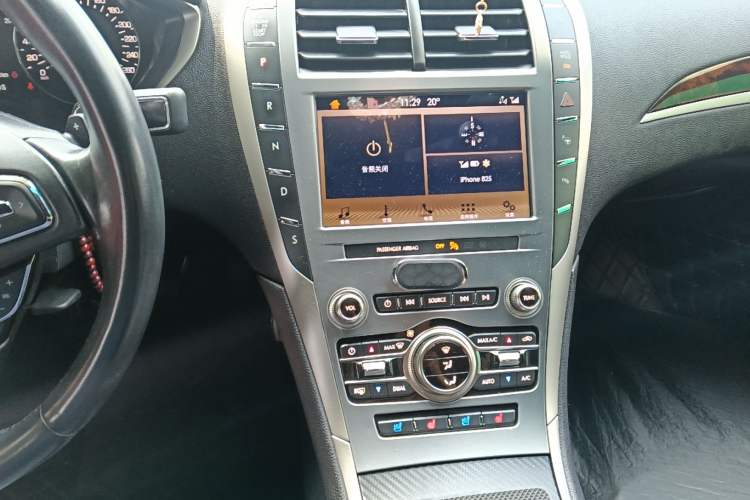 Used Lincoln MKZ 2019 2.0T Luxury Edition China VI Standard Audio And AC Panel