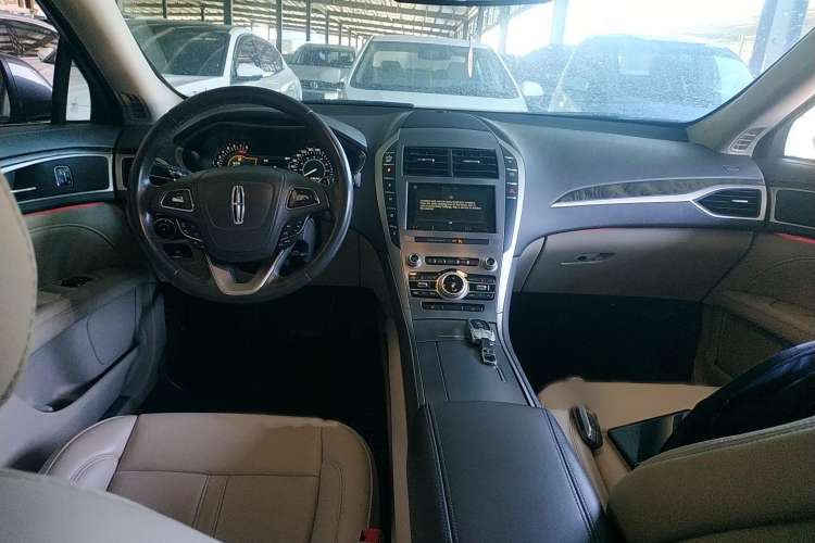 Used Lincoln MKZ 2019 2.0T Luxury Edition China VI Center Console