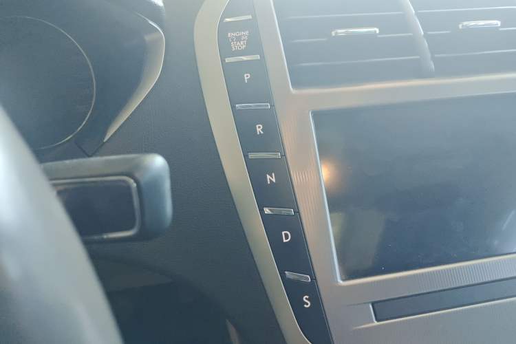 Used Lincoln MKZ 2019 2.0T Luxury Edition China VI Gear Lever