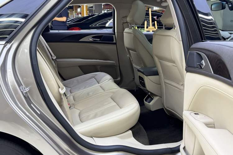 Used Lincoln MKZ 2019 2.0T Luxury Edition China VI Standard Interior 11