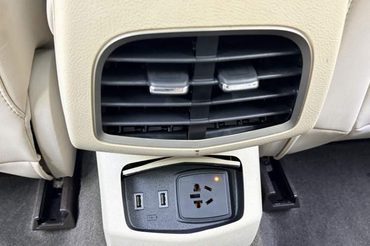Used Lincoln MKZ 2019 2.0T Luxury Edition China VI Standard Interior 9