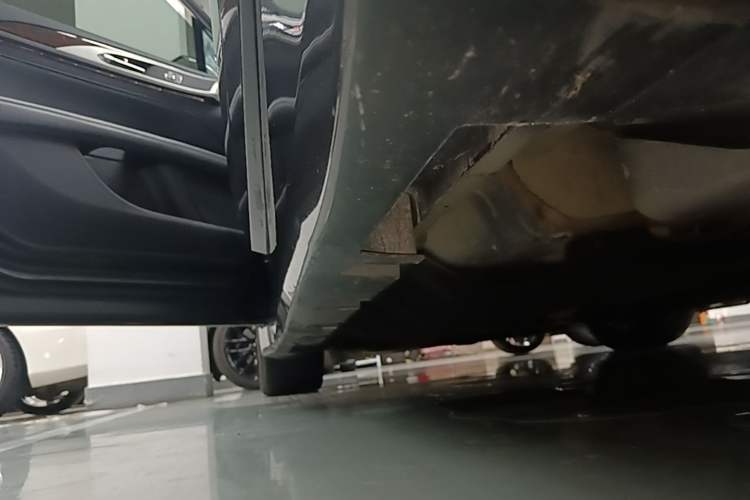 Used Lincoln MKZ 2019 2.0T Luxury Edition China VI Standard Left Side Sill