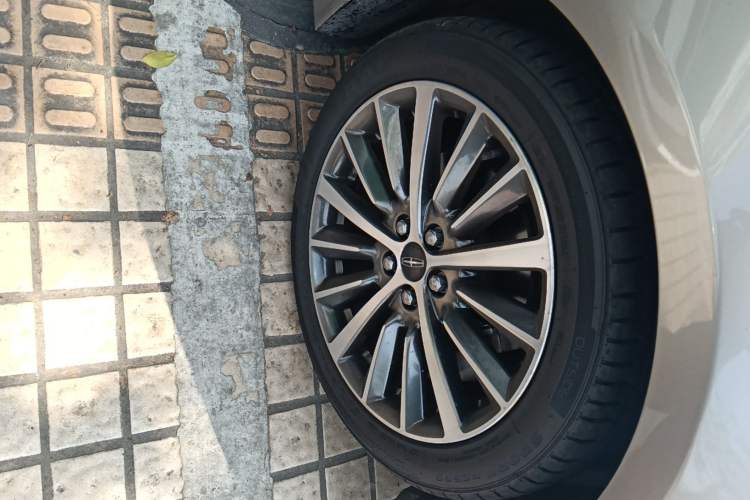 Used Lincoln MKZ 2019 2.0T Luxury Edition China VI Standard Right Front Wheel Hub