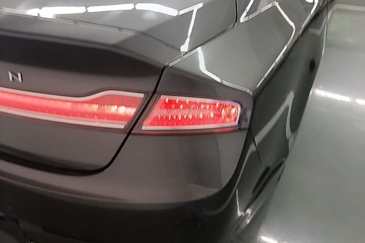 Used Lincoln MKZ 2019 2.0T Luxury Edition China VI Standard Right Rear Taillight