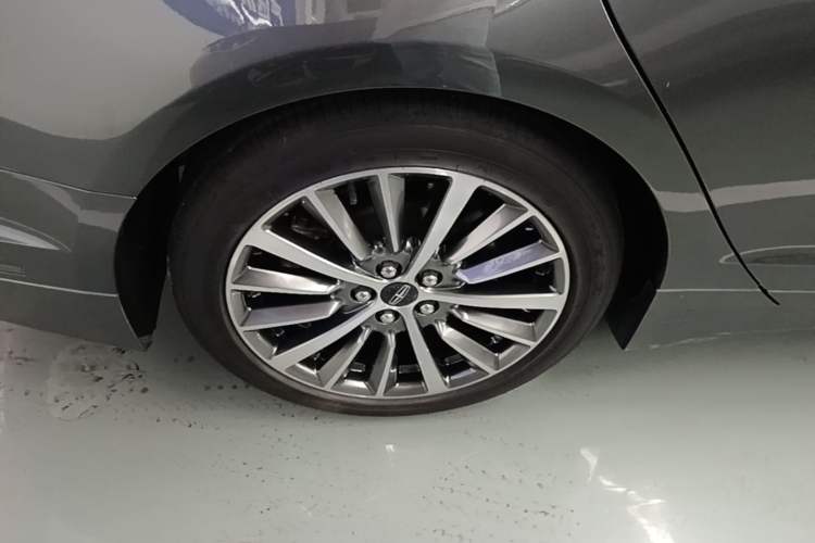 Used Lincoln MKZ 2019 2.0T Luxury Edition China VI Standard Right Rear Wheel Hub