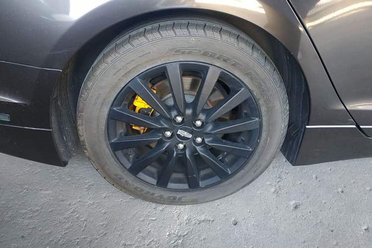 Used Lincoln MKZ 2019 2.0T Luxury Edition China VI Right Rear Wheel Hub