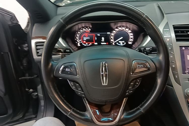 Used Lincoln MKZ 2019 2.0T Luxury Edition China VI Standard Steering Wheel