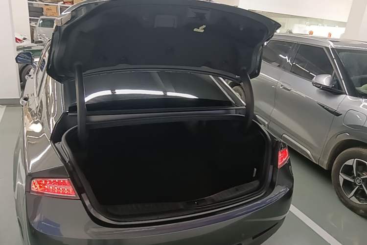 Used Lincoln MKZ 2019 2.0T Luxury Edition China VI Standard Trunk