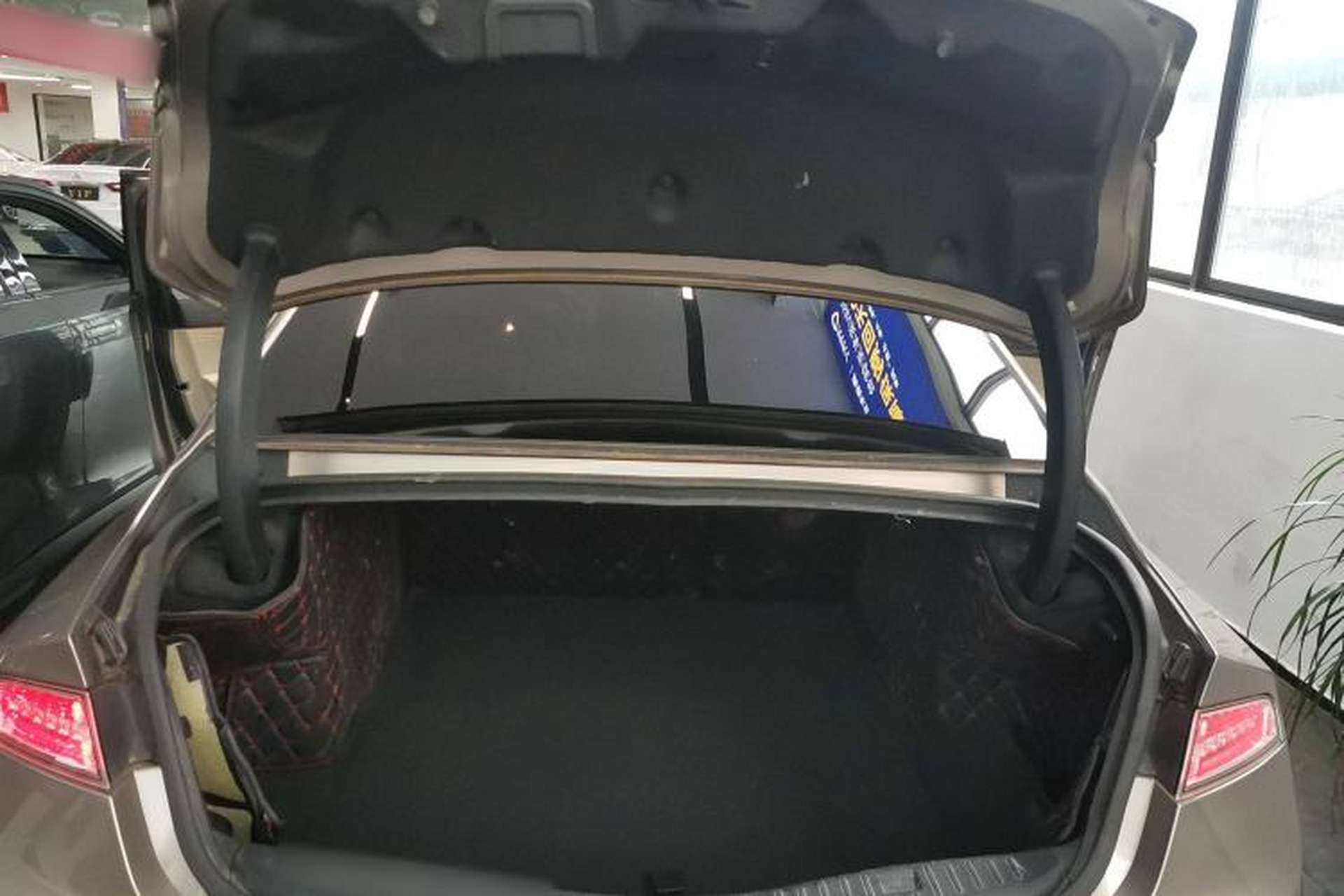 Used Lincoln MKZ 2019 2.0T Luxury Edition China VI Trunk