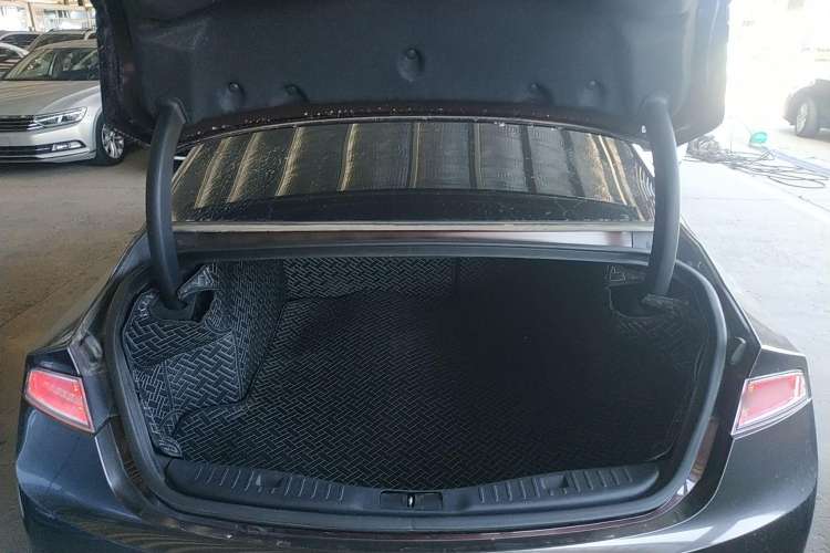 Used Lincoln MKZ 2019 2.0T Luxury Edition China VI Trunk