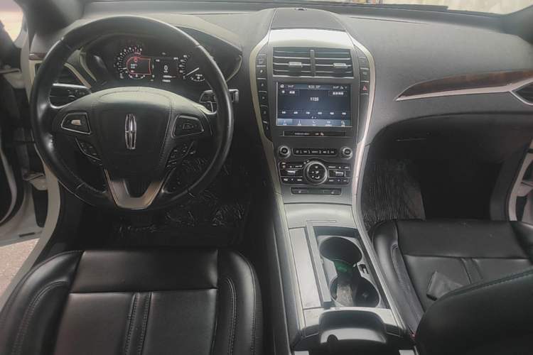 Used Lincoln MKZ 2019 2.0T Luxury Edition China VI Center Console