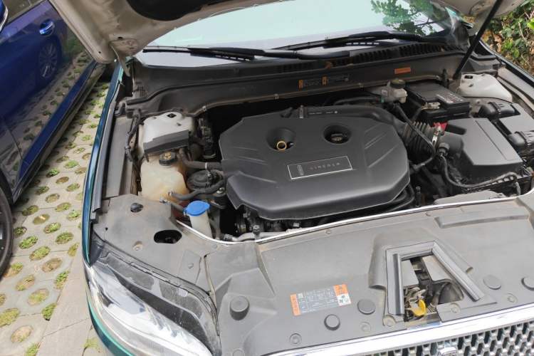 Used Lincoln MKZ 2019 2.0T Luxury Edition China VI Engine Bay Right