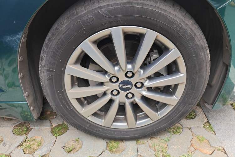 Used Lincoln MKZ 2019 2.0T Luxury Edition China VI Right Front Wheel Hub