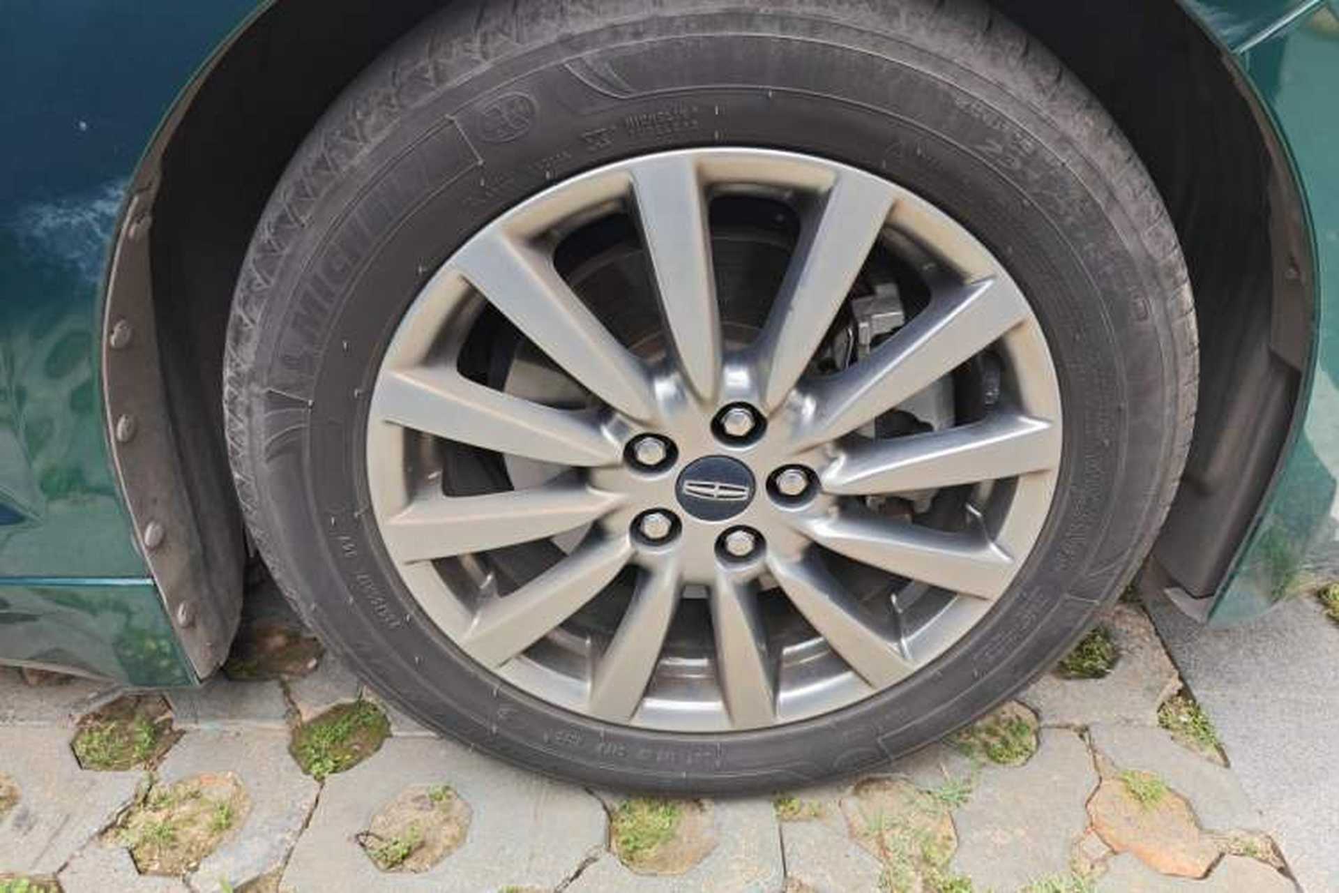 Used Lincoln MKZ 2019 2.0T Luxury Edition China VI Right Front Wheel Hub