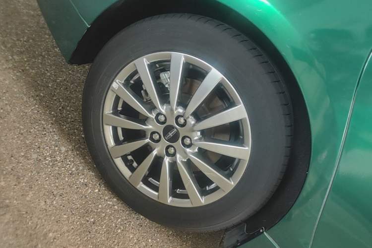 Used Lincoln MKZ 2019 2.0T Luxury Edition China VI Right Rear Wheel Hub