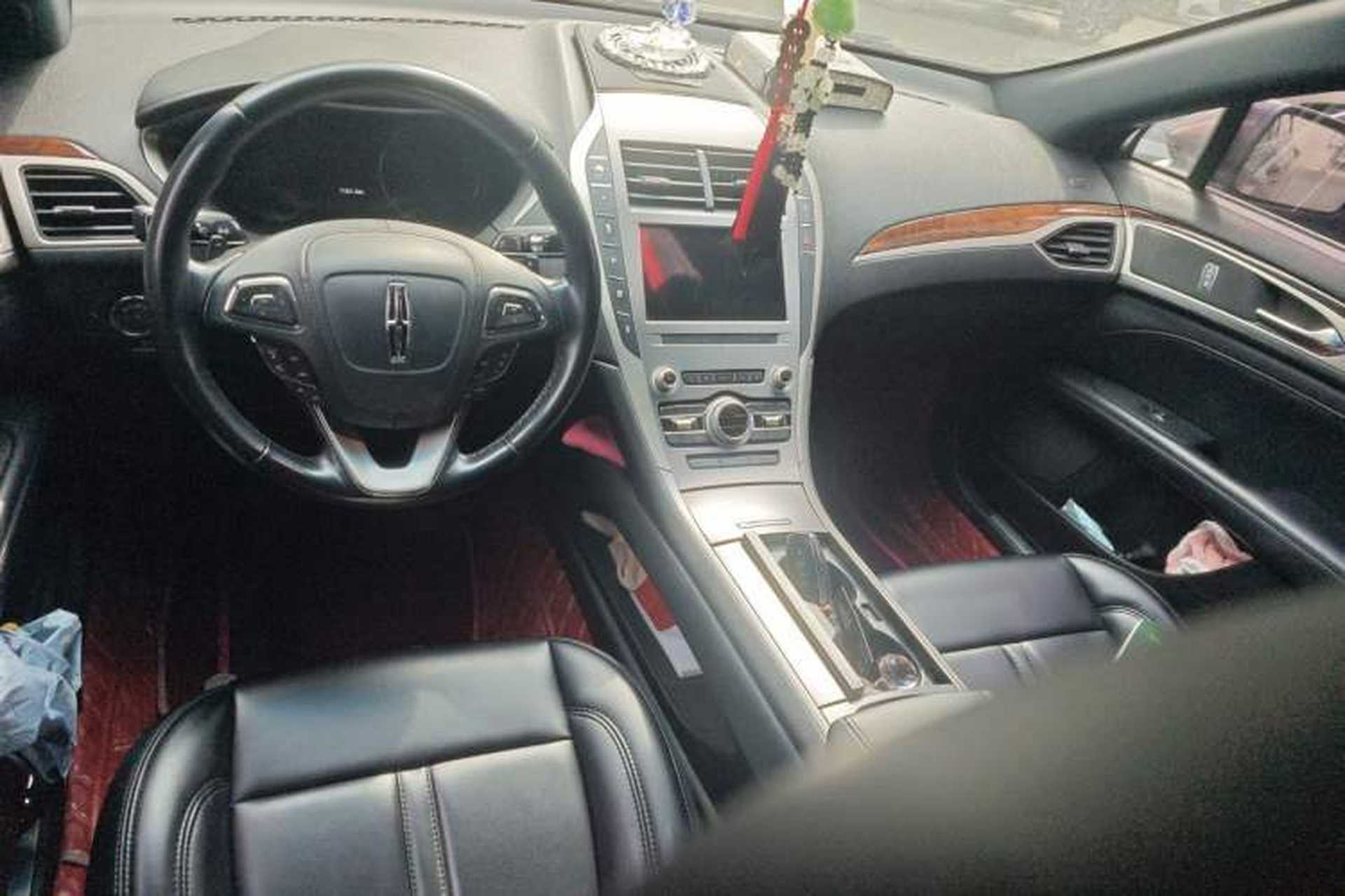 Used Lincoln MKZ 2019 2.0T Luxury Edition China VI Center Console