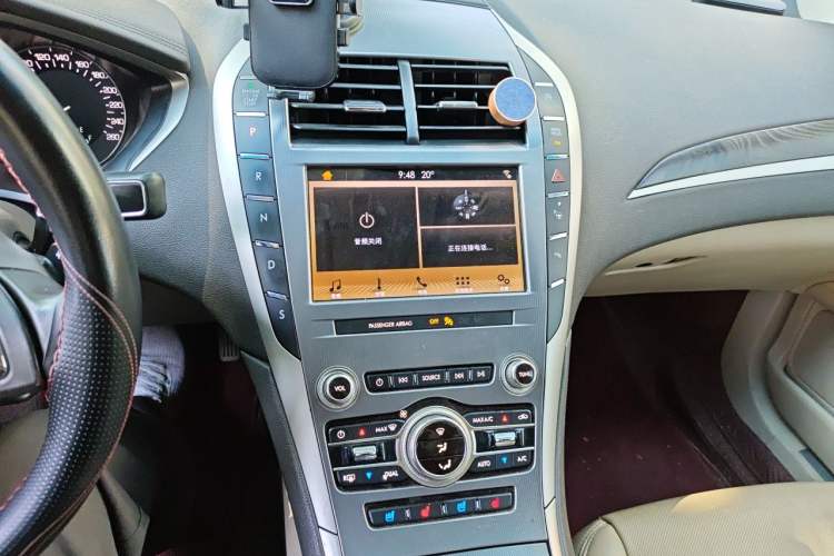 Used Lincoln MKZ 2019 2.0T Luxury Edition China VI Standard Audio And AC Panel