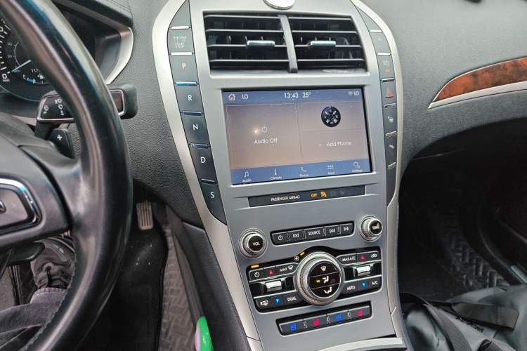 Used Lincoln MKZ 2019 2.0T Luxury Edition China V Standard Audio And AC Panel