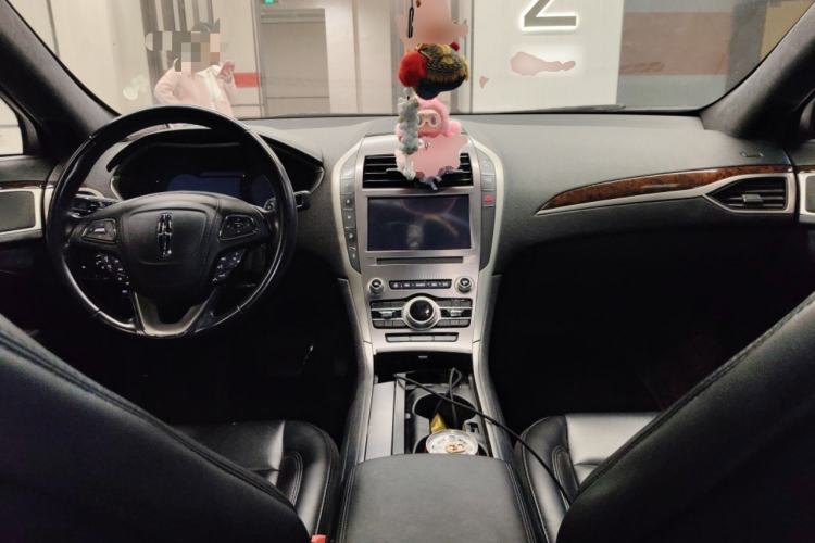 Used Lincoln MKZ 2019 2.0T Luxury Edition China VI Center Console