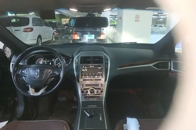 Used Lincoln MKZ 2019 2.0T Luxury Edition China VI Center Console