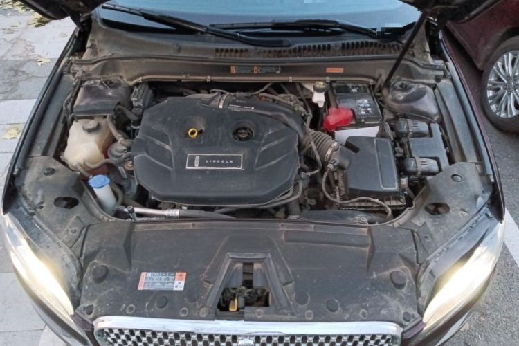 Used Lincoln MKZ 2019 2.0T Luxury Edition China VI Standard Engine Bay