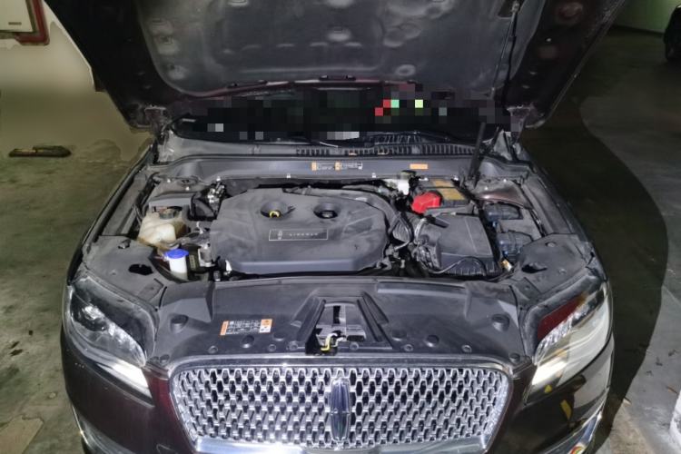 Used Lincoln MKZ 2019 2.0T Luxury Edition China VI Engine Bay