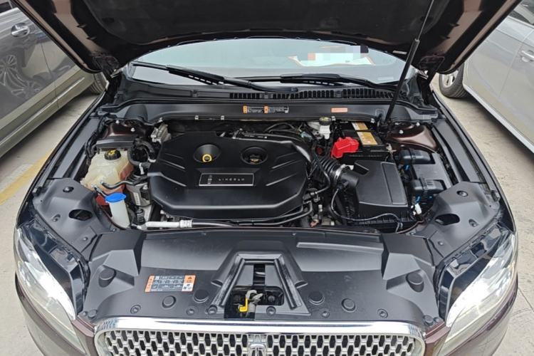 Used Lincoln MKZ 2019 2.0T Luxury Edition China VI Engine Bay