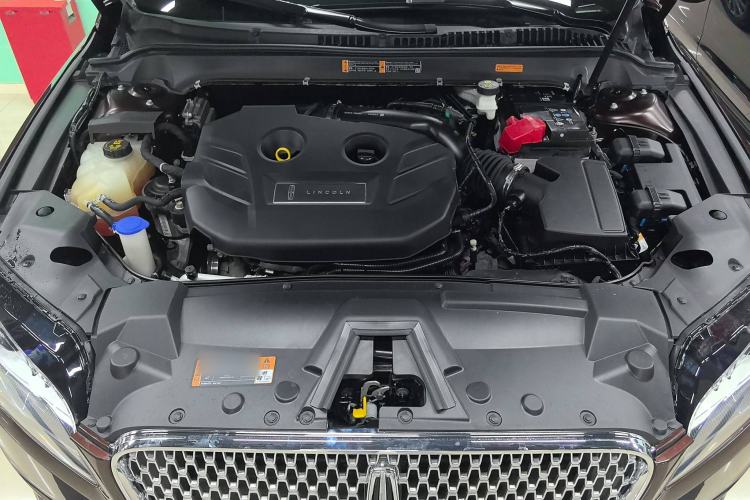 Used Lincoln MKZ 2019 2.0T Luxury Edition China VI Engine Bay