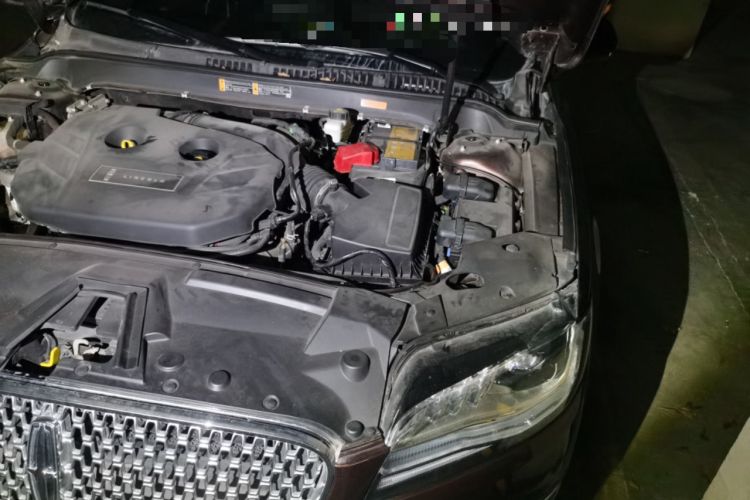 Used Lincoln MKZ 2019 2.0T Luxury Edition China VI Engine Bay Left