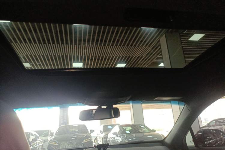 Used Lincoln MKZ 2019 2.0T Luxury Edition China VI Headliner
