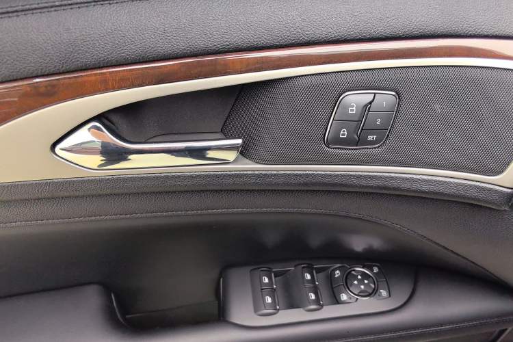 Used Lincoln MKZ 2019 2.0T Luxury Edition China VI Interior 9