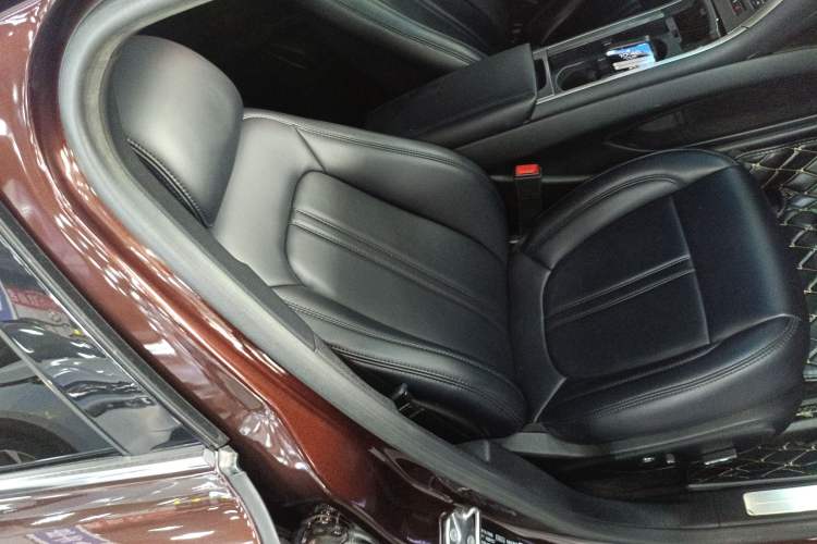 Used Lincoln MKZ 2019 2.0T Luxury Edition China VI Right Front Seat