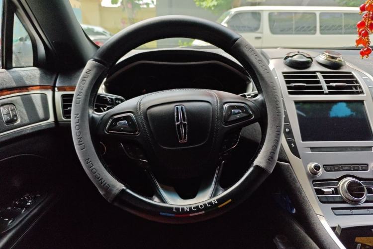 Used Lincoln MKZ 2019 2.0T Luxury Edition China VI Steering Wheel