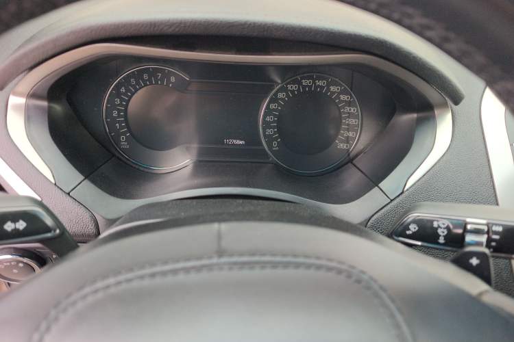 Used Lincoln MKZ 2019 2.0T Luxury Edition China VI Odometer Close Up
