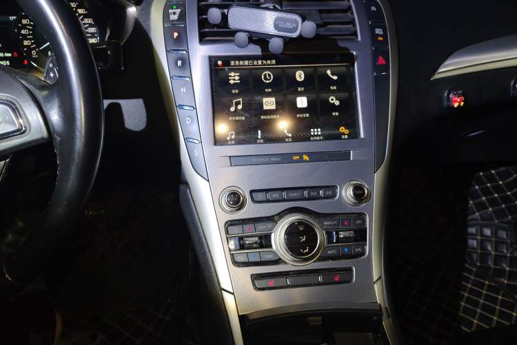 Used Lincoln MKZ 2019 2.0T Luxury Edition China VI Audio And AC Panel
