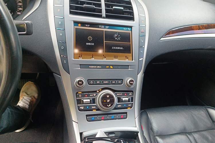 Used Lincoln MKZ 2019 2.0T Luxury Edition China VI Standard Audio And AC Panel
