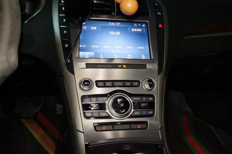 Used Lincoln MKZ 2019 2.0T Luxury Edition China VI Audio And AC Panel