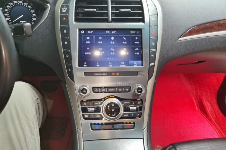 Used Lincoln MKZ 2019 2.0T Luxury Edition China VI Standard Audio And AC Panel