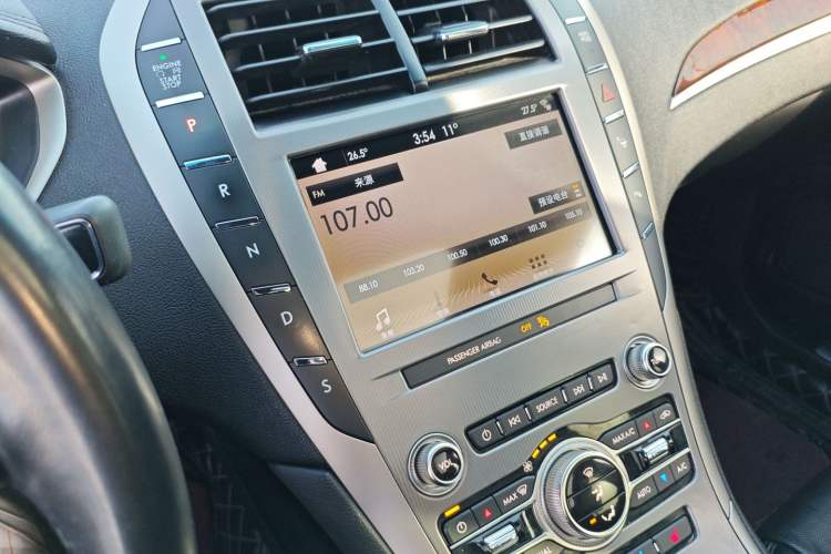Used Lincoln MKZ 2019 2.0T Luxury Edition China VI Standard Audio And AC Panel