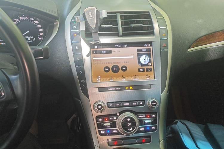 Used Lincoln MKZ 2019 2.0T Luxury Edition China VI Audio And AC Panel